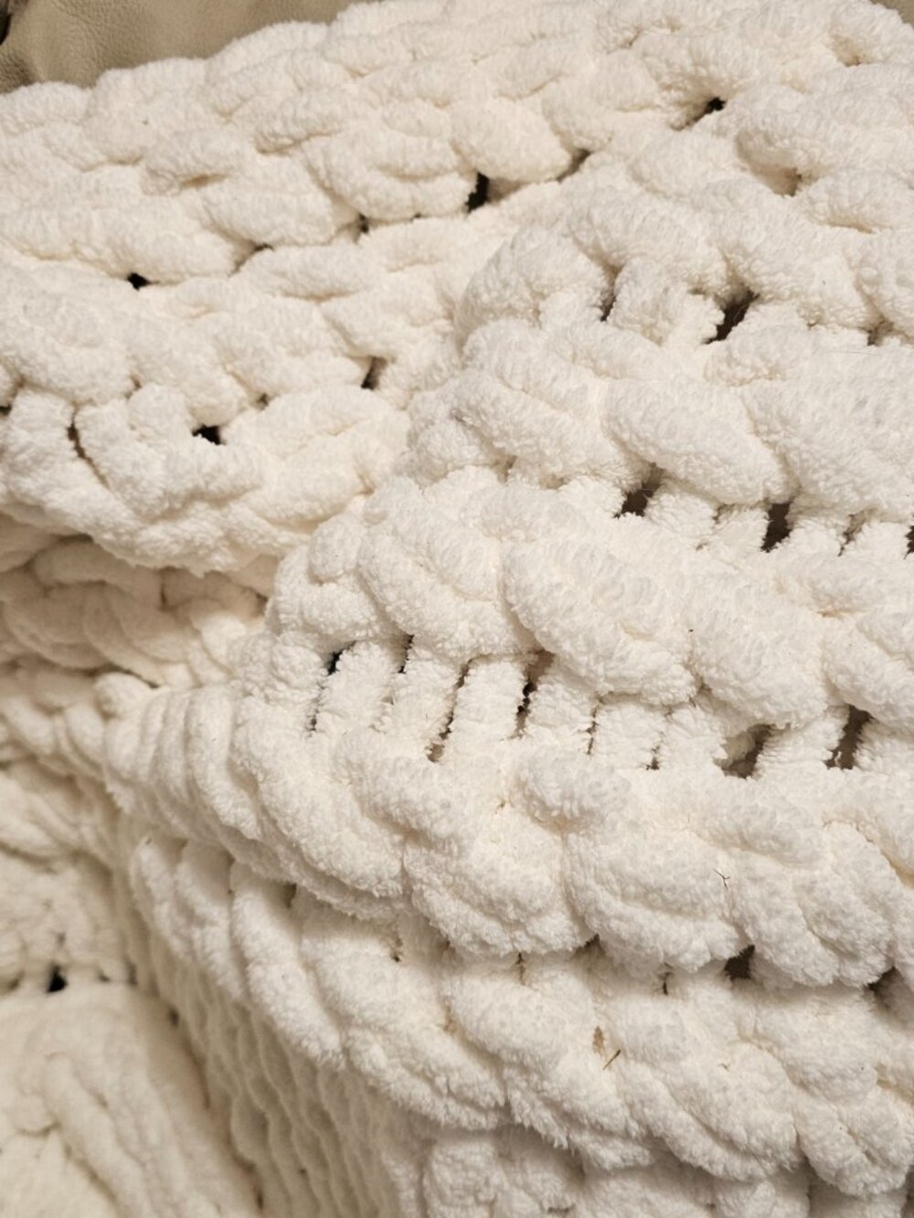 UGG Cream Layne Chunky Knit Throw Blanket Bed living Room Sofa Recliner Chair - Picture 5 of 7